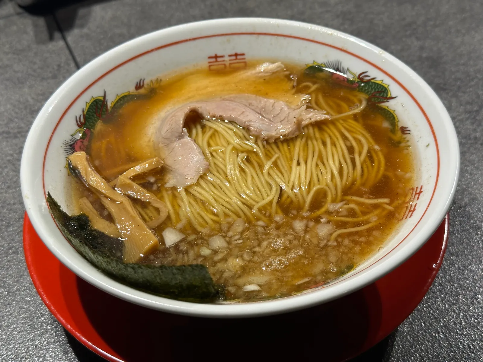 真上から見た中華そば あじさいの中華そば