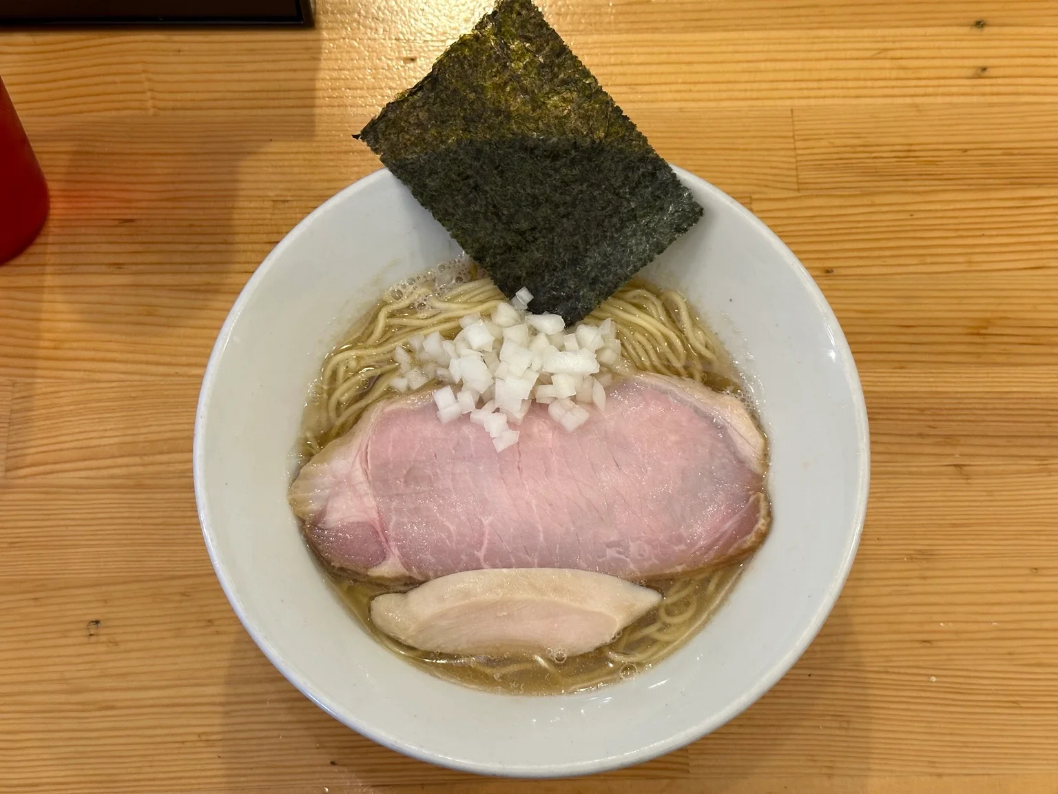 真上から見た煮干らーめん 川むらの煮干らーめん